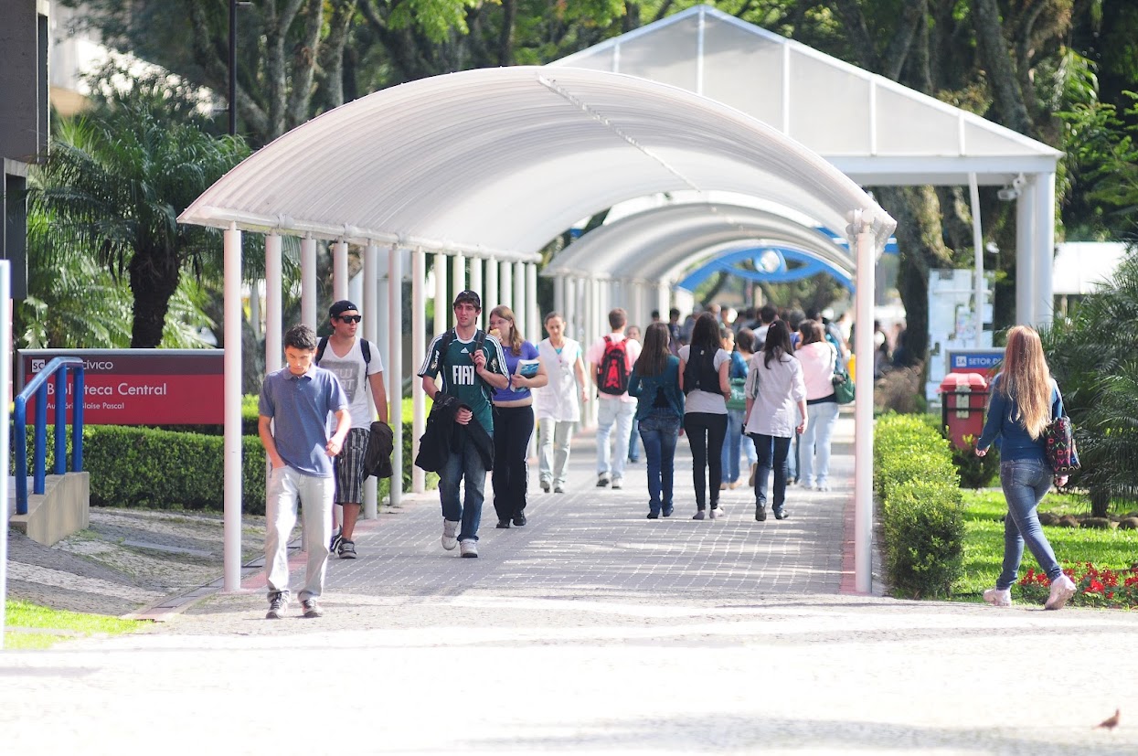 Vestibular de Inverno PUCPR 2026: saiba o que levar, horários e regras para o dia da prova